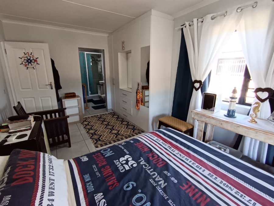 3 Bedroom Property for Sale in Heiderand Western Cape